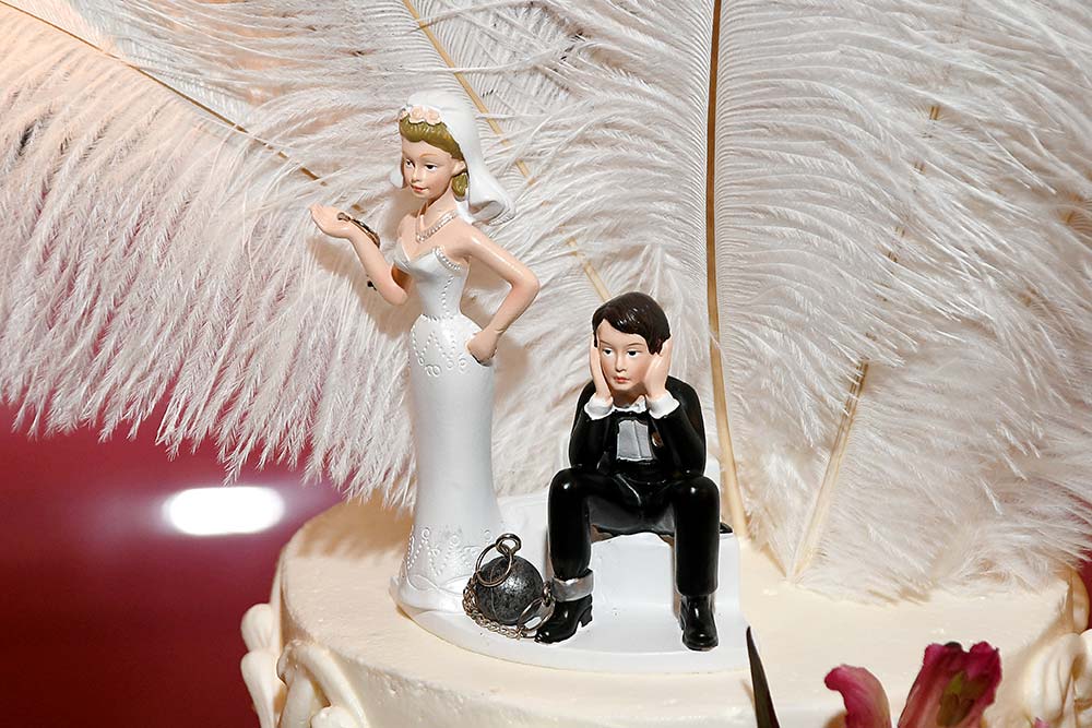 Ball & Chain Cake Topper